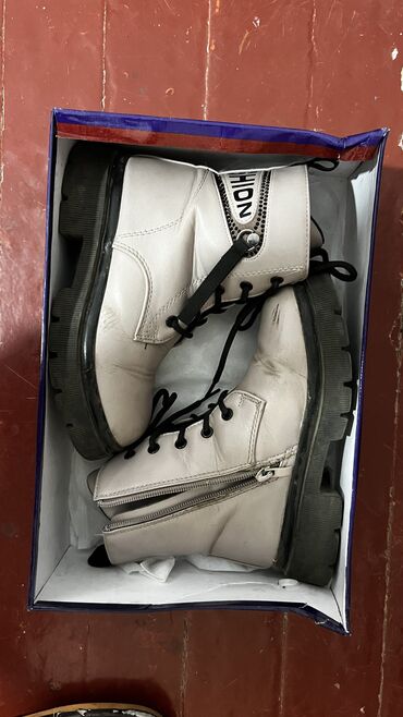 Другая мужская обувь: Разные ботинки каждая — 9