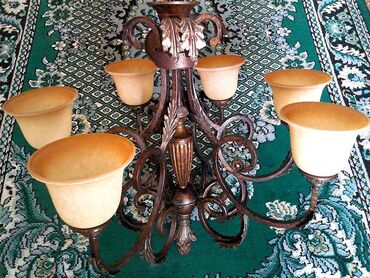 Люстры: Продаю большую красивую люстру. 6ти рожковая, б\у в отличном — 4