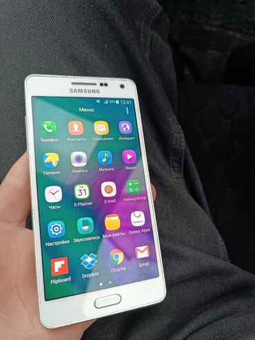 шивенни машина: Samsung Galaxy A5, Б/у, цвет - Белый, 2 SIM