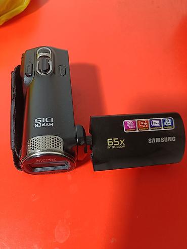 Фото и видеокамеры: Видеокамера Samsung с поворотным дисплеем и комплектом аксессуаров — 4