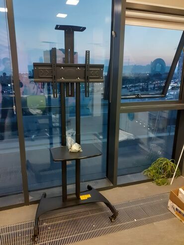 Kronşteynlər: Bütün televizorlar üçün divar asılqanları.Ətraflı votçap.Yeganə şadıığ — 13