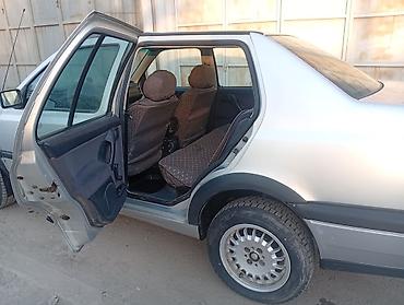 Volkswagen: Volkswagen Vento: 1993 г., 1.8 л, Механика, Седан — 19