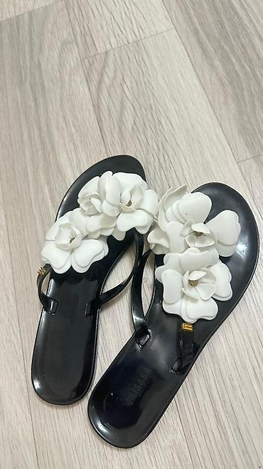 Пальто: Одежда, покупала в Дубаи/Италии, размер s/m до 44, новое и б/у.Фото и at lalafo.kg — 42 Пальто: Одежда, покупала в Дубаи/Италии, размер s/m до 44, новое и б/у.Фото и — 42