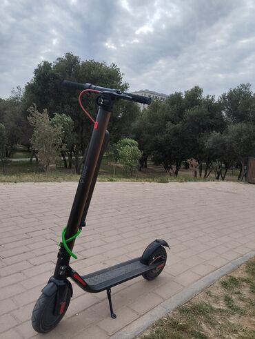 самокат трюковой: İşlənmiş Elektrik samokat 10", 501 - 750 Vt, 16 - 25 km/s, Ünvandan götürmə, Pulsuz çatdırılma, Ödənişli çatdırılma