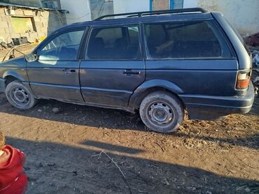 Volkswagen: Volkswagen Passat: 1989 г., 1.8 л, Механика, Бензин, Универсал