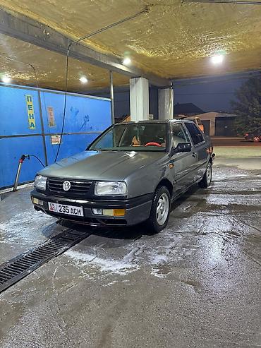 Volkswagen: Volkswagen Vento: 1992 г., 1.8 л, Механика, Бензин, Седан — 6