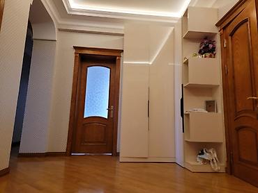 evlər: 8-ci kilometr, 3 otaqlı, Yeni tikili, m. Qara Qarayev, 135 kv. m — 3