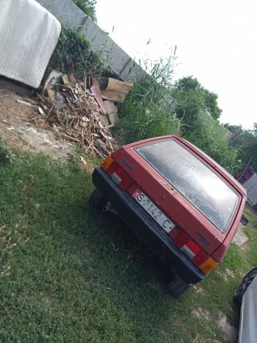 купить запчасти на опель вектра б: Автомобиль ВАЗ-2109, выполненный в красном цвете, представляет собой