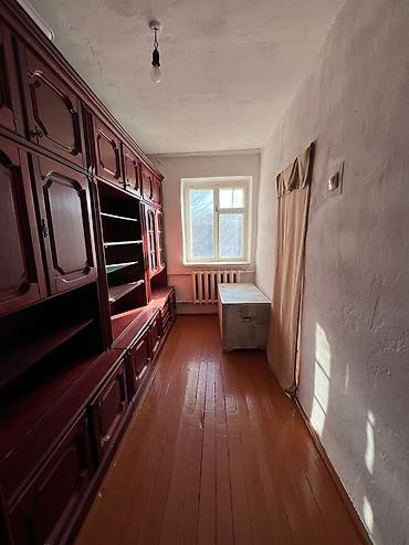 Продажа коттеджей и домов: Продаётся дом в центре села Кунтуу. 3 комнаты кухня санузел. Общая at lalafo.kg — 5 Продажа коттеджей и домов: Продаётся дом в центре села Кунтуу. 3 комнаты кухня санузел. Общая — 5