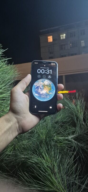 Apple iPhone: IPhone 11, 128 GB, Qara, Simsiz şarj, Face ID
