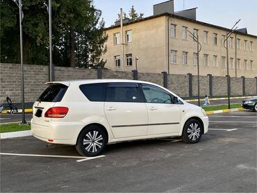 Toyota: Toyota Ipsum: 2001 г., 2.4 л, Автомат, Бензин, Минивэн