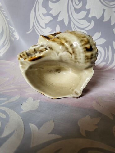 Ostalo posuđe: Pepeljara skoljka,rucni rad kineski porcelan 70,80te. Pepeljara — 12