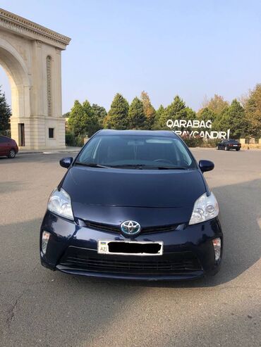 Toyota: Toyota Prius: 1.8 l | 2015 il — 1