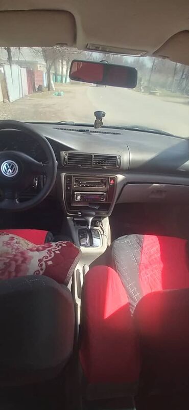движок на пассат: Volkswagen Passat B5, седан, темно‑зеленый цвет, тонированные стекла