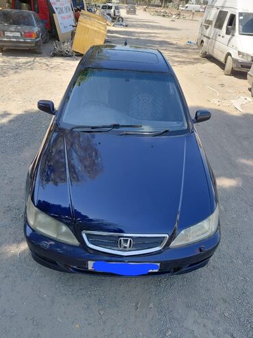 хонда акорд торное: Седан Honda Accord синего цвета, оснащенный люком на крыше. Модель