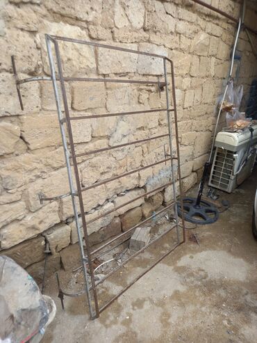 Tikinti daşları: Mawin üçün bawaj satilir.vaz 2102 ve vaz 2104 gedir.qalin demirdan