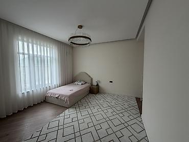 Продажа коттеджей и домов: 6 комнат и более, 280 м², 4 соток, Бишкек, Арча-Бешик ж/м Собственник — 15