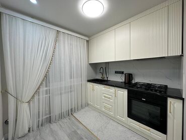 городок строителей: 3 комнаты, 58 м², 104 серия, 1 этаж, Дизайнерский ремонт