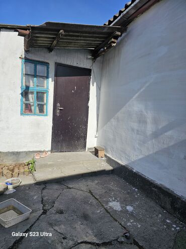 дом продаю кызыл аскер: 40 м², 3 комнаты, Старый ремонт Без мебели