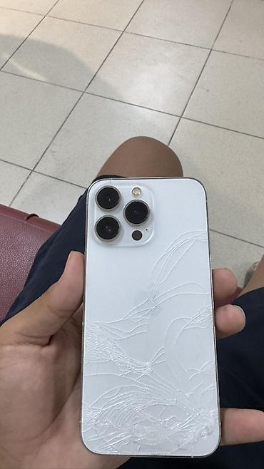 Смартфон Apple iPhone (линейка Pro) в белом цвете. iphone 13 pro 256gb