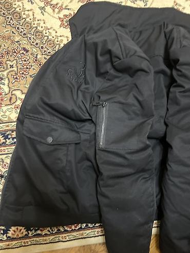 Kurtkalar: Qara rəngli kişilər üçün qış kurtkasi Hec bur problemi yoxdur real — 2
