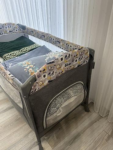 Beşiklər: Oğlan və qız üçün, İşlənmiş, Dördbucaq, Beşik, Dəst ilə, Matras ilə, Yellənmə mexanizmsiz — 2