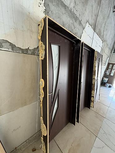 ev dekor: Daxili qapılar – şüşəli dekorlu, tünd qoz rəngində - Material — 2