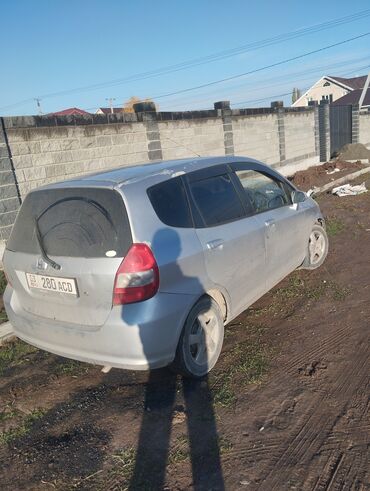 Honda: Honda Fit: 2003 г., 1.3 л, Вариатор, Бензин