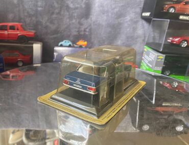 Avtomobil modelləri: Коллекционная модель Mercedes-Benz 220 W115 RHD blue 1968 Altaya — 6