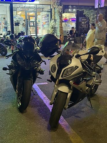 s1000: BMW S1000RR, спортбайк литрового класса Основные характеристики: - — 2