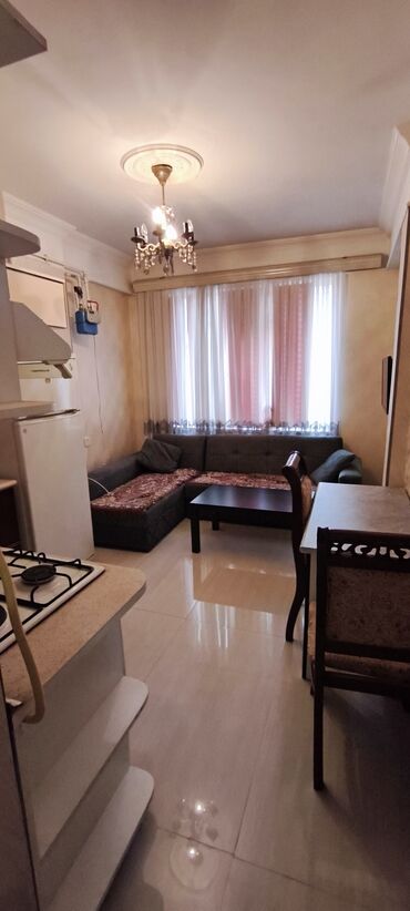 Uzunmüddətli kirayə mənzillər: XİRDALAN QƏNCLƏR SƏHƏRCİYİ. Riyat TİCERET mərkəziyle üzbəüz. 11 — 2