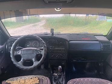 Volkswagen: Volkswagen Passat Variant: 1994 г., 2 л, Механика, Бензин, Универсал — 7