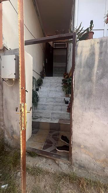 kohne guneslide evler: Xirdalanda 5 nom mektebin yaxinliginda kursulu altı qaracli 4 otagli — 10