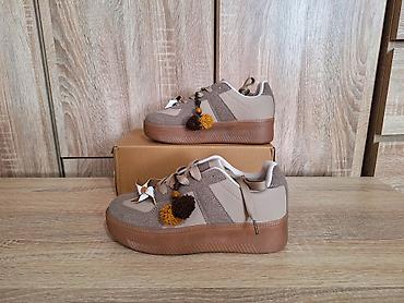enzo i lorenzo koferi: Nove ženske bež krem patike s priveskom 38 djon 5 cm ug 24 cm Nove — 3