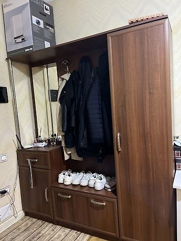 2ci el dehliz dolabi: İşlənmiş, 2 qapılı, Güzgülü, Qəhvəyi, Açılan, Düz dolab — 2