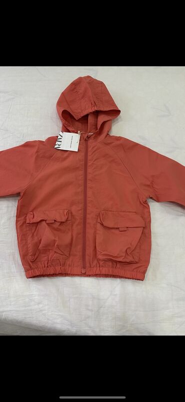 детская куртка zara: Куртка Zara 3-4 года 2000 сом