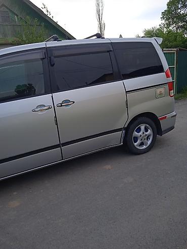 водный банан: Toyota Noah: 2005 г., 0.2 л, Автомат, Бензин, Минивэн — 4