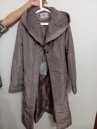 зимнее пальто женское: Женское пальто зимнее 
размер 54-56
состояние новое