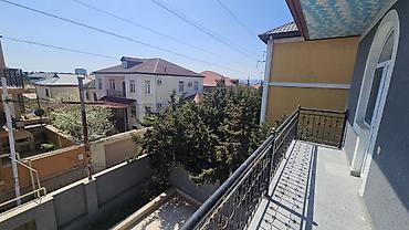 mansarlı ev: 15 otaq, 297 kv. m — 2