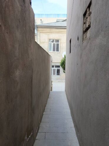 Kommersiya daşınmaz əmlakının satışı: Suraxanı rayonu, Qaraçuxur Qəsəbəsinin tam merkəzində, 8 sot torpaq — 5