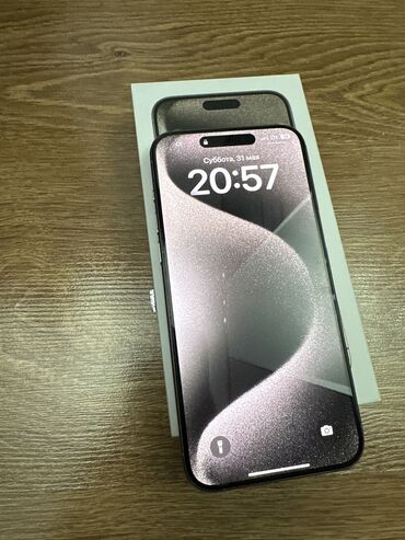 Apple iPhone: IPhone 15 Pro Max, Б/у, 256 ГБ, Natural Titanium, Зарядное устройство, Защитное стекло, Кабель, 88 %