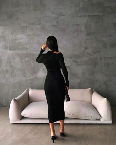 zara crna midi haljina: One size, bоја - Crna, Oversize, Dugih rukava
