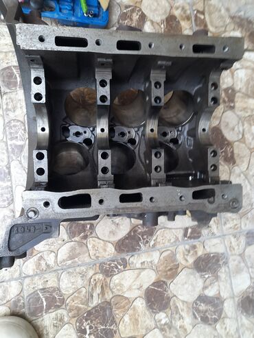 Porşenlər: Mühərrik porseni və şatun komplekti2.7 dizel Land rover 2008 — 2