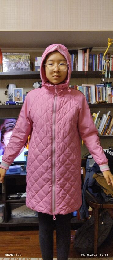 пуловеры с капюшоном: Куртка осенняя-весенняя девочковая,фирма "Pelikan",цвет розовый