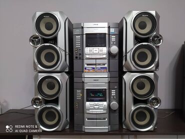 динамики сони: Продаю верхний SONY мощный музыкальный центр есть AUX есть и другие
