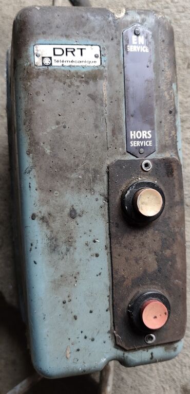 Ostali alati i mašine: Двостубна ауто дизалица, носивости 2.5т. 2015 је годиште. Рађена је у — 33