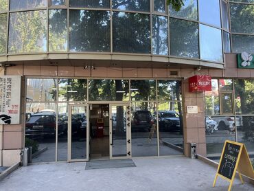 Офисы: Сдаю Офис, 30 м², В бизнес центре, С системой безопасности, С юридическим адресом