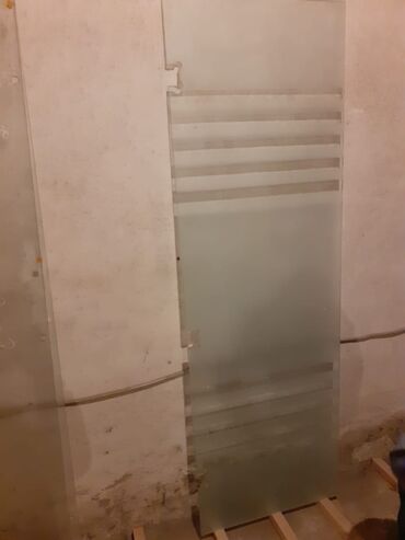 Duş kabinaları, arakəsmələr: Yeni Arakəsmə, Düzbucaqlı, Pulsuz çatdırılma — 22