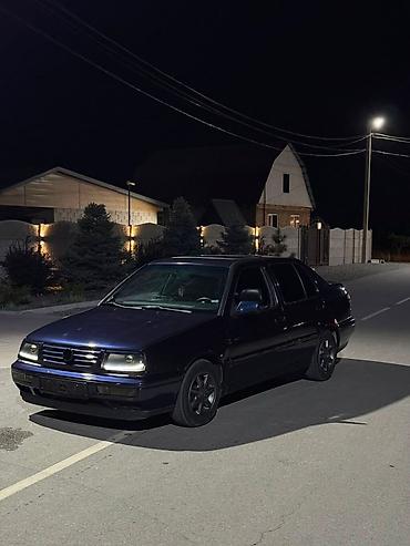 машина жыгули: Volkswagen Vento: 1999 г., 2 л, Кол менен иштөөчү, Бензин, Седан — 1