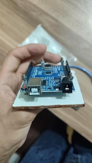 komputer ekran: Arduino və elektronika layihələri üçün dəst Tərkib: - Arduino UNO — 2